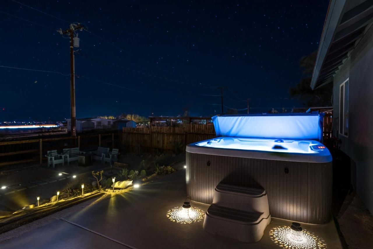 Desert Twilight 29 - Hot Tub & Ev Charger 二十九棕榈村 外观 照片